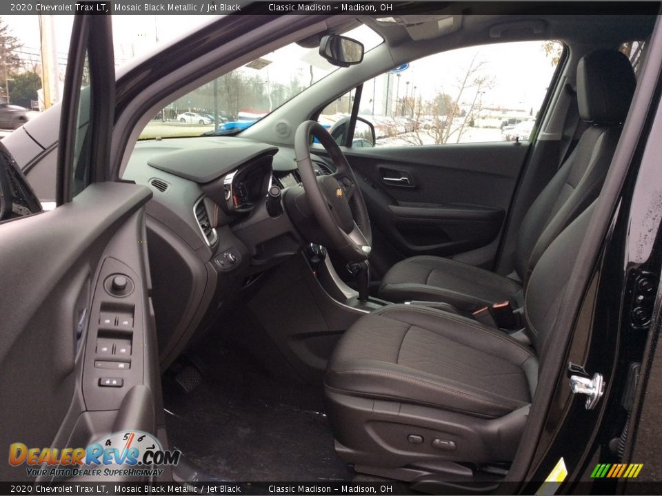 Front Seat of 2020 Chevrolet Trax LT Photo #11