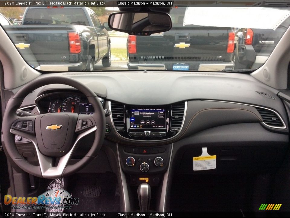 Dashboard of 2020 Chevrolet Trax LT Photo #12