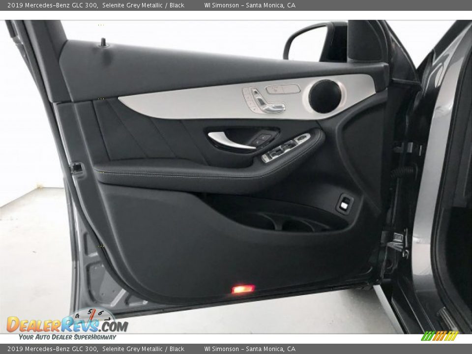 2019 Mercedes-Benz GLC 300 Selenite Grey Metallic / Black Photo #25