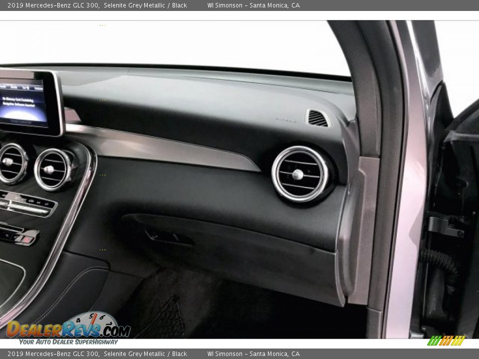2019 Mercedes-Benz GLC 300 Selenite Grey Metallic / Black Photo #28