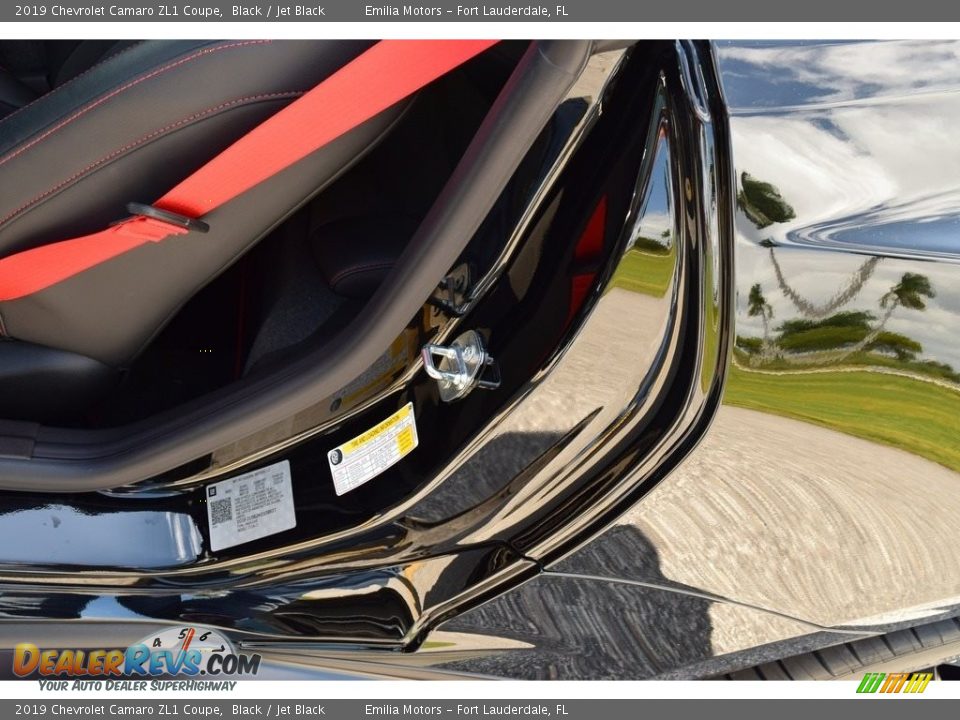 2019 Chevrolet Camaro ZL1 Coupe Black / Jet Black Photo #37