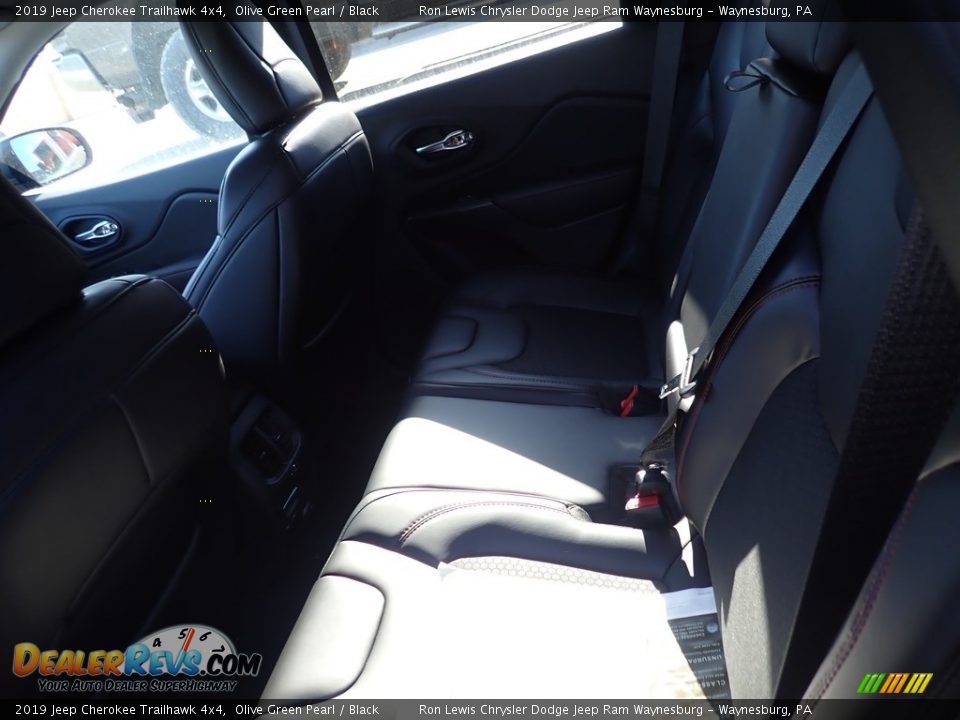 2019 Jeep Cherokee Trailhawk 4x4 Olive Green Pearl / Black Photo #9