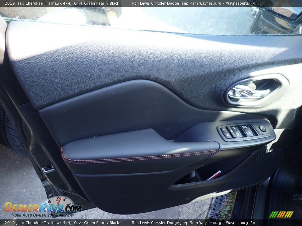 2019 Jeep Cherokee Trailhawk 4x4 Olive Green Pearl / Black Photo #10