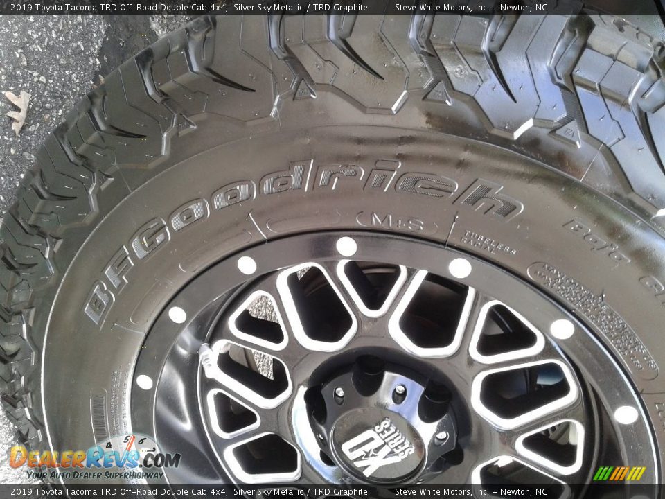 2019 Toyota Tacoma TRD Off-Road Double Cab 4x4 Silver Sky Metallic / TRD Graphite Photo #33