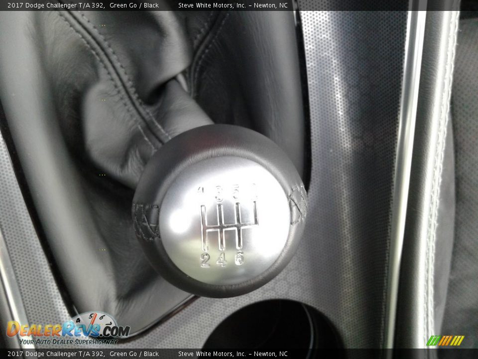 2017 Dodge Challenger T/A 392 Shifter Photo #30