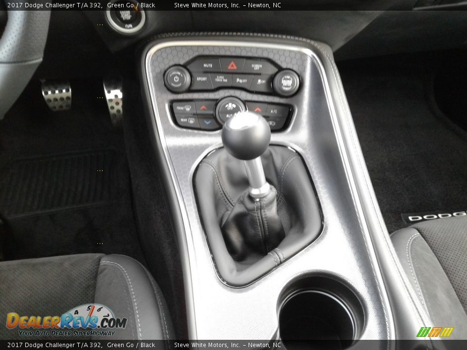 2017 Dodge Challenger T/A 392 Shifter Photo #31