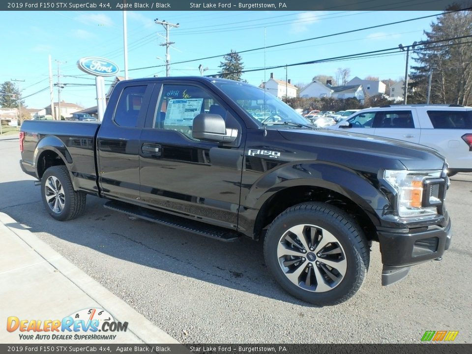 Front 3/4 View of 2019 Ford F150 STX SuperCab 4x4 Photo #3