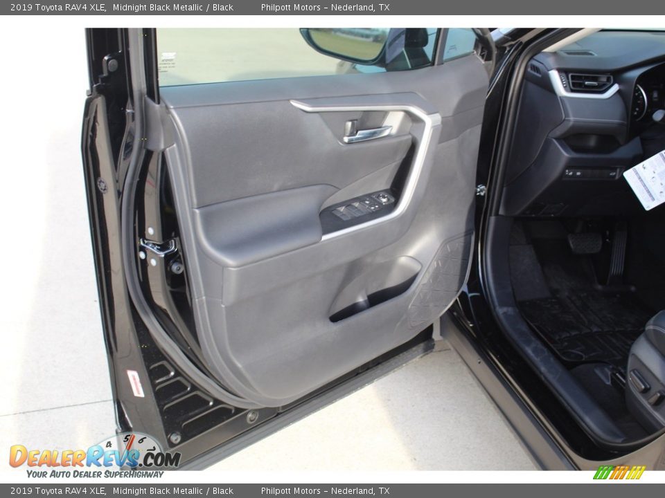 2019 Toyota RAV4 XLE Midnight Black Metallic / Black Photo #9