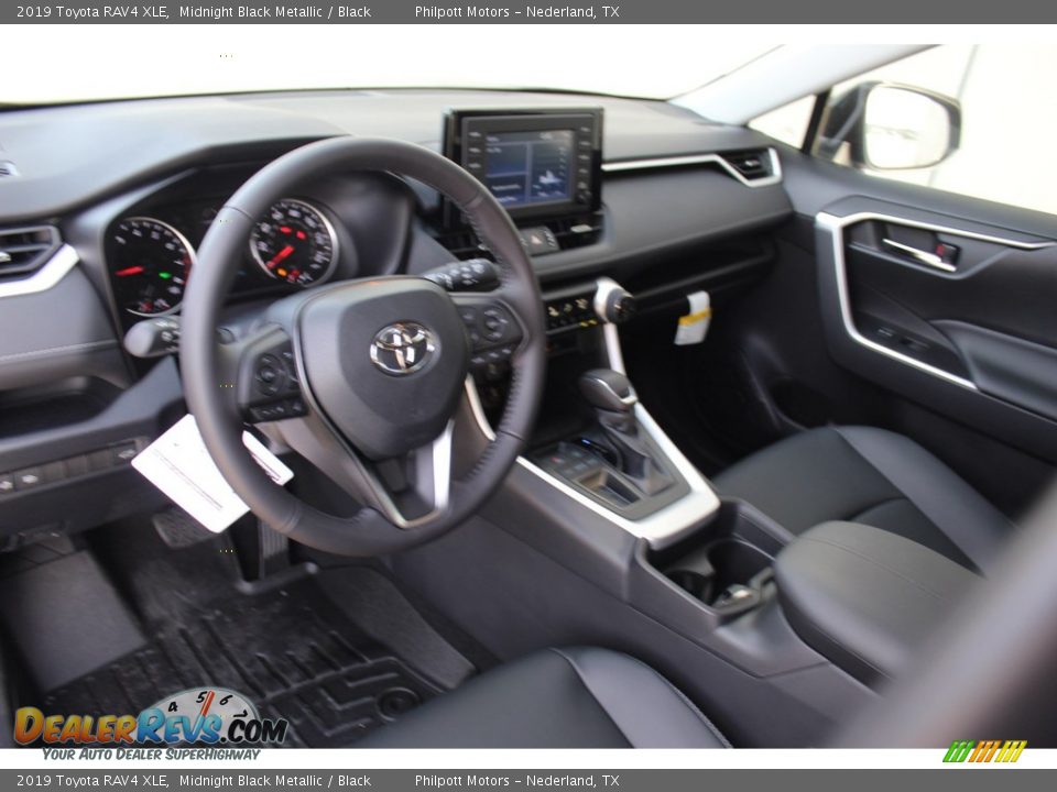2019 Toyota RAV4 XLE Midnight Black Metallic / Black Photo #12