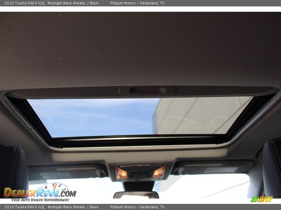 2019 Toyota RAV4 XLE Midnight Black Metallic / Black Photo #24