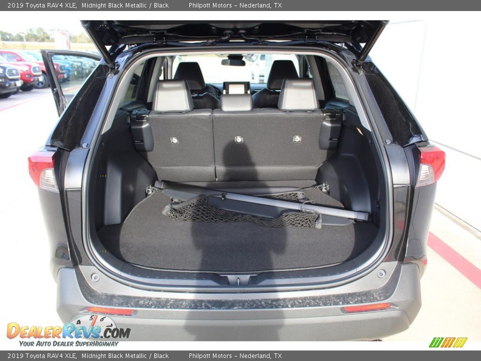 2019 Toyota RAV4 XLE Midnight Black Metallic / Black Photo #25