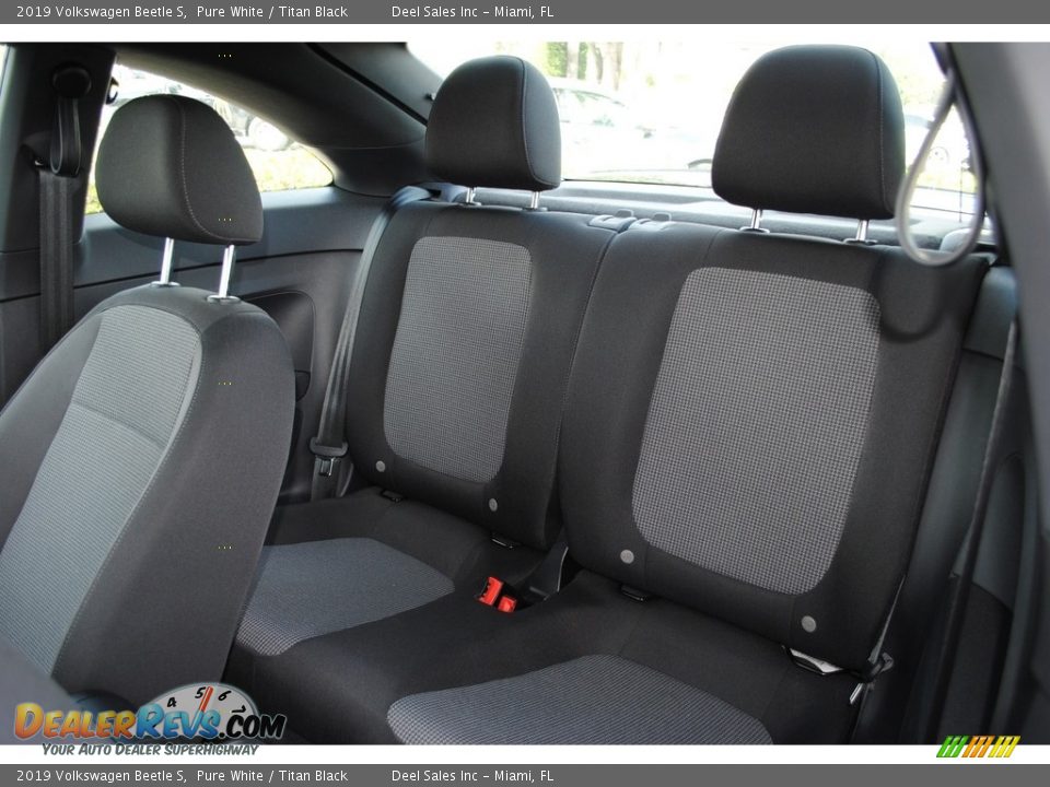 2019 Volkswagen Beetle S Pure White / Titan Black Photo #12