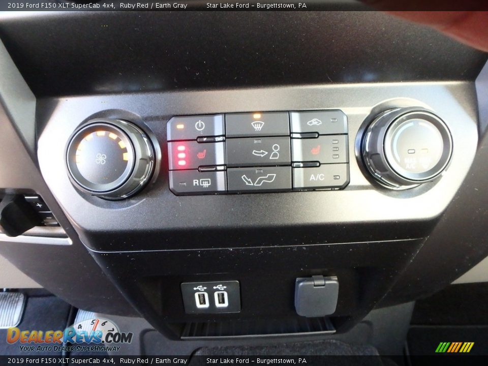 Controls of 2019 Ford F150 XLT SuperCab 4x4 Photo #18