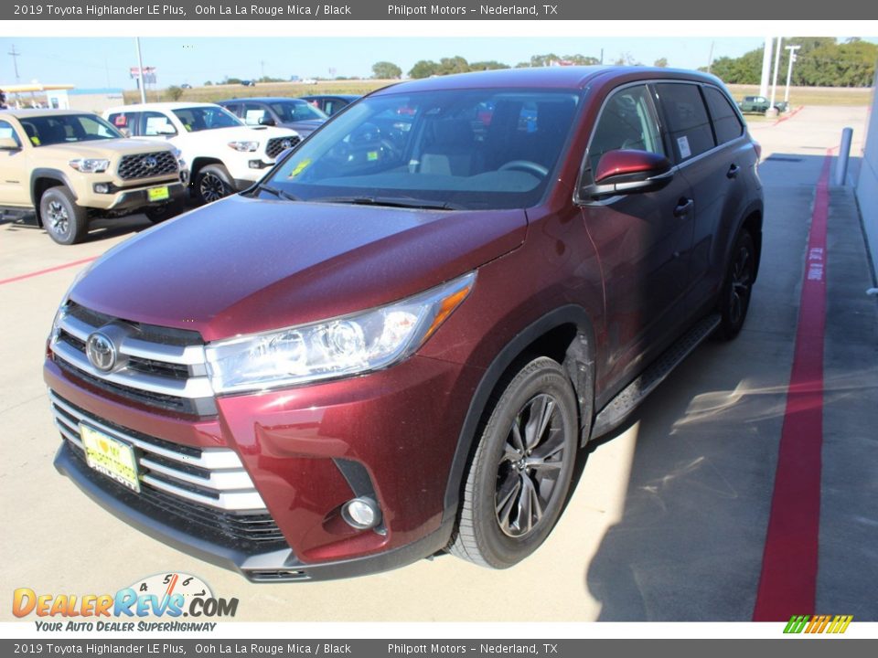 2019 Toyota Highlander LE Plus Ooh La La Rouge Mica / Black Photo #4