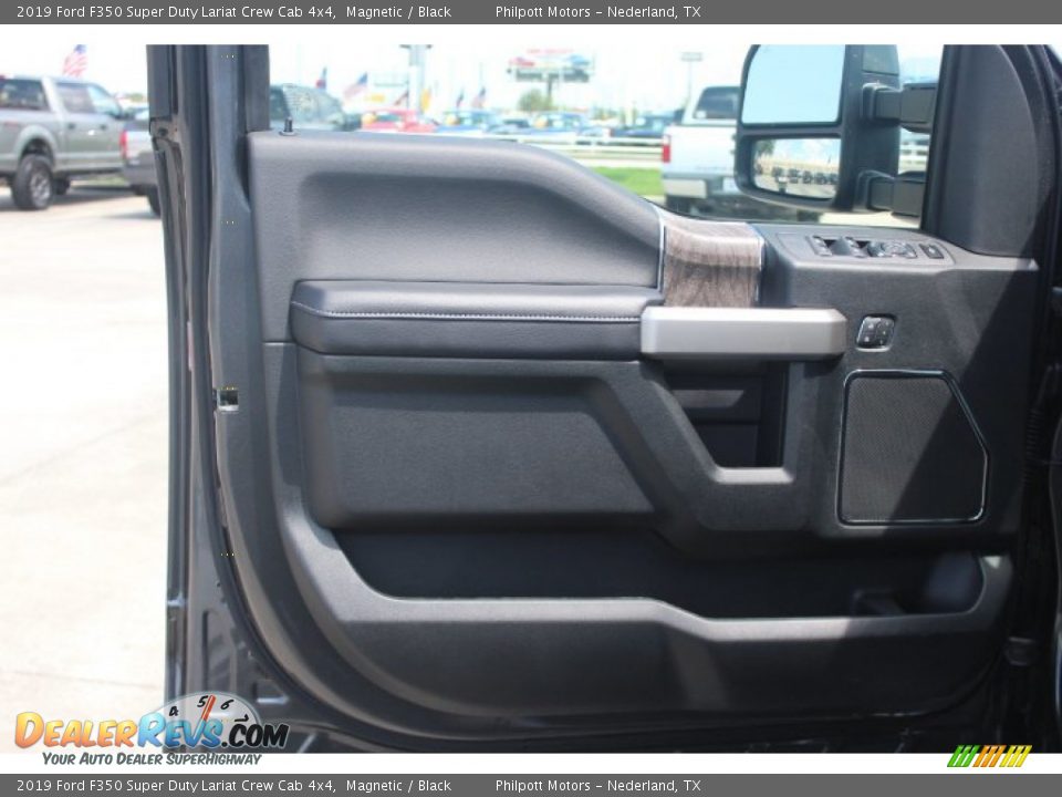 2019 Ford F350 Super Duty Lariat Crew Cab 4x4 Magnetic / Black Photo #8