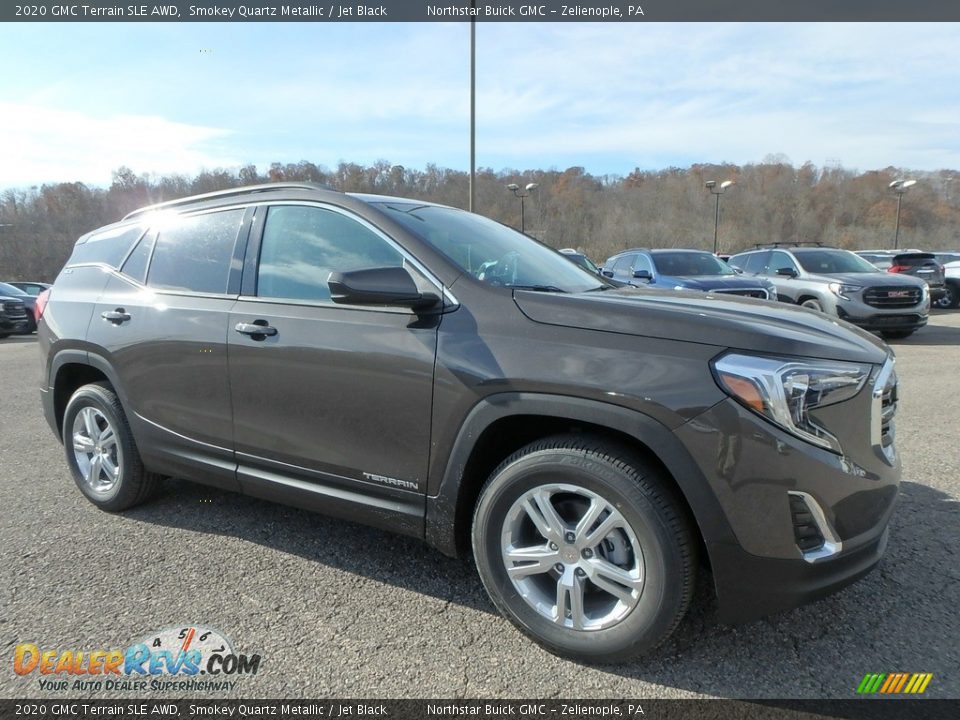 Front 3/4 View of 2020 GMC Terrain SLE AWD Photo #3