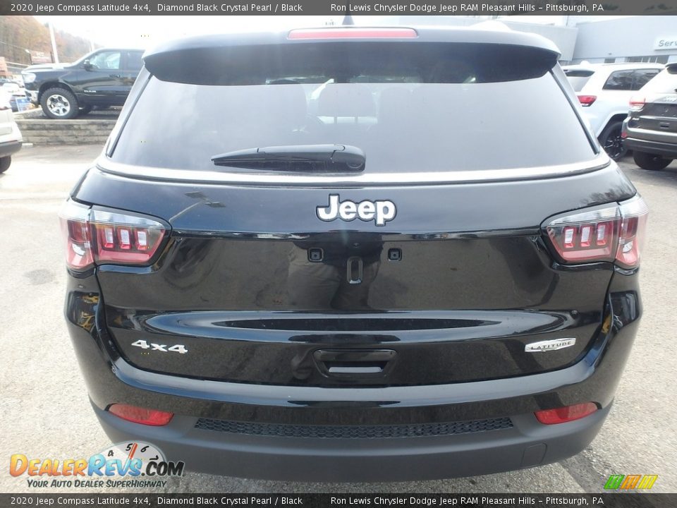2020 Jeep Compass Latitude 4x4 Diamond Black Crystal Pearl / Black Photo #4