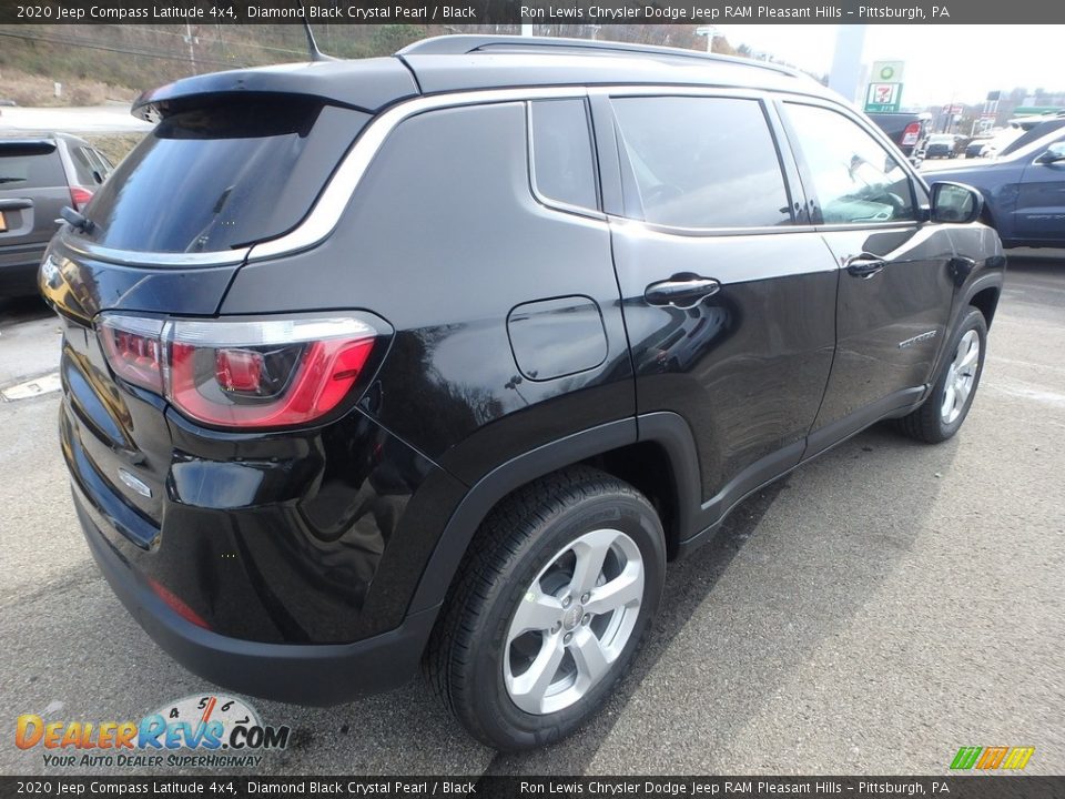 2020 Jeep Compass Latitude 4x4 Diamond Black Crystal Pearl / Black Photo #6