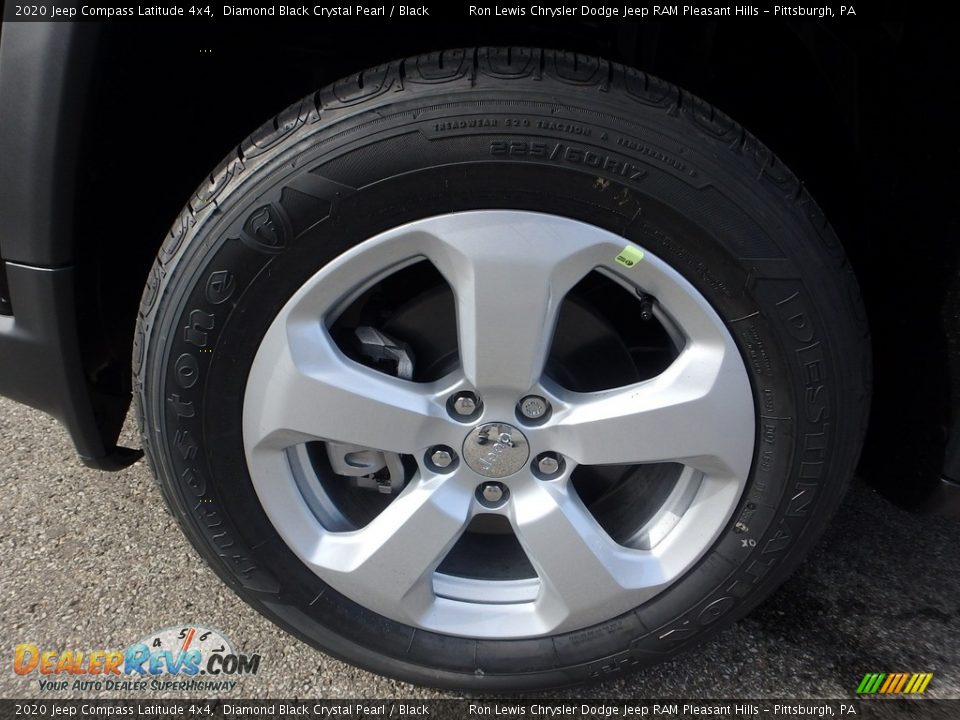 2020 Jeep Compass Latitude 4x4 Diamond Black Crystal Pearl / Black Photo #10