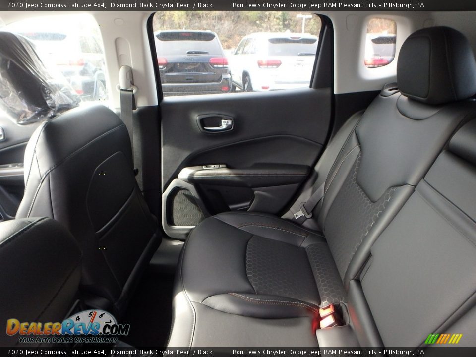 2020 Jeep Compass Latitude 4x4 Diamond Black Crystal Pearl / Black Photo #12