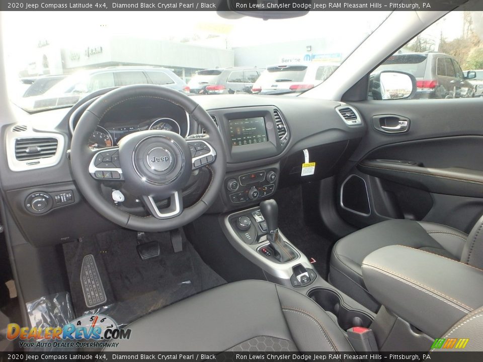 2020 Jeep Compass Latitude 4x4 Diamond Black Crystal Pearl / Black Photo #13