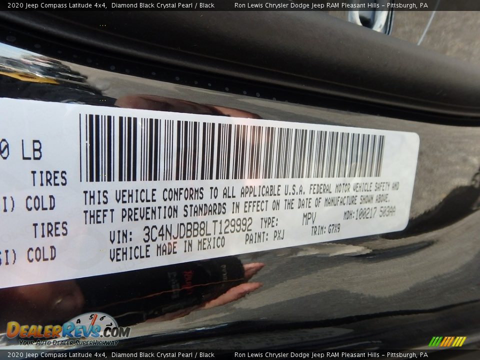 2020 Jeep Compass Latitude 4x4 Diamond Black Crystal Pearl / Black Photo #15