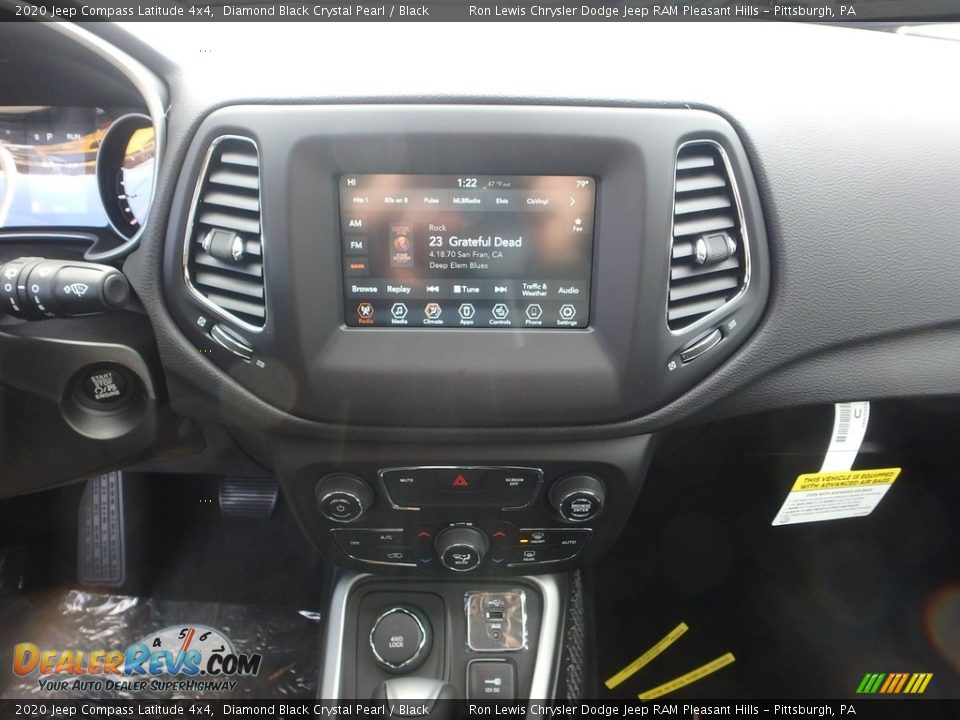 2020 Jeep Compass Latitude 4x4 Diamond Black Crystal Pearl / Black Photo #17