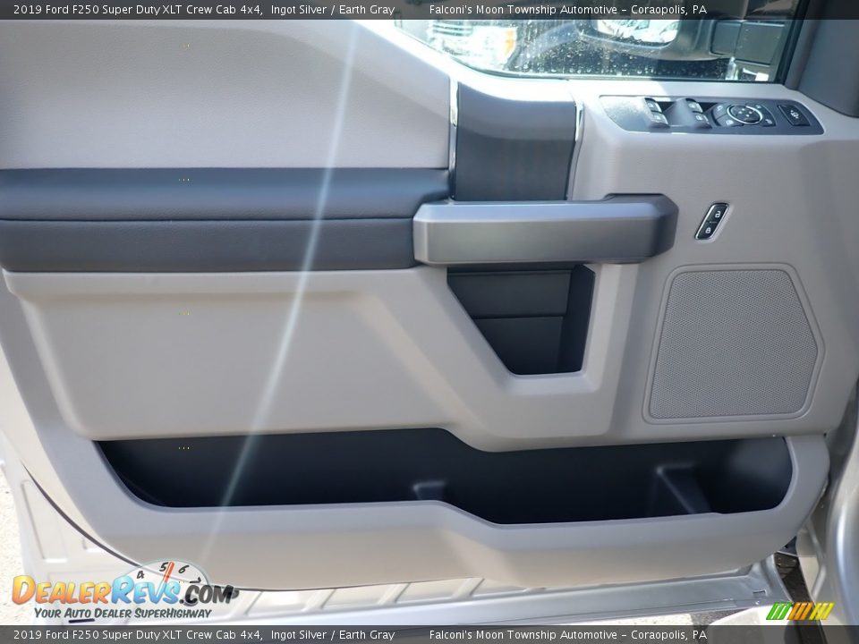 2019 Ford F250 Super Duty XLT Crew Cab 4x4 Ingot Silver / Earth Gray Photo #9