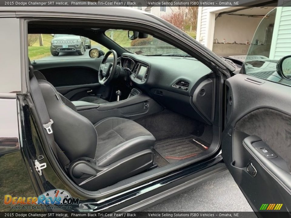 Front Seat of 2015 Dodge Challenger SRT Hellcat Photo #25