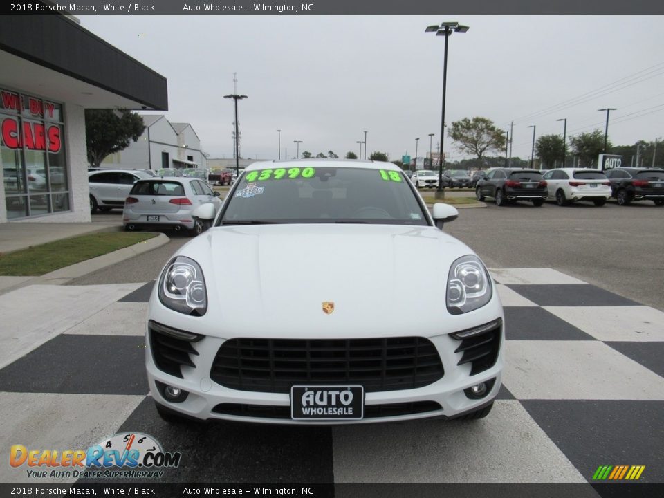 2018 Porsche Macan White / Black Photo #2