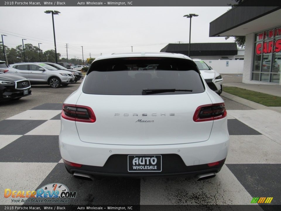 2018 Porsche Macan White / Black Photo #4