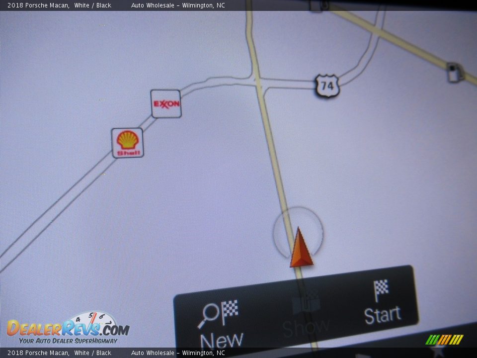 2018 Porsche Macan White / Black Photo #17