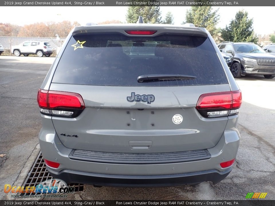 2019 Jeep Grand Cherokee Upland 4x4 Sting-Gray / Black Photo #4
