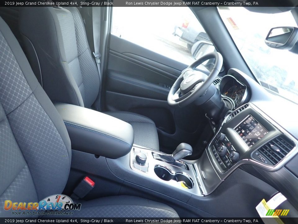 2019 Jeep Grand Cherokee Upland 4x4 Sting-Gray / Black Photo #10