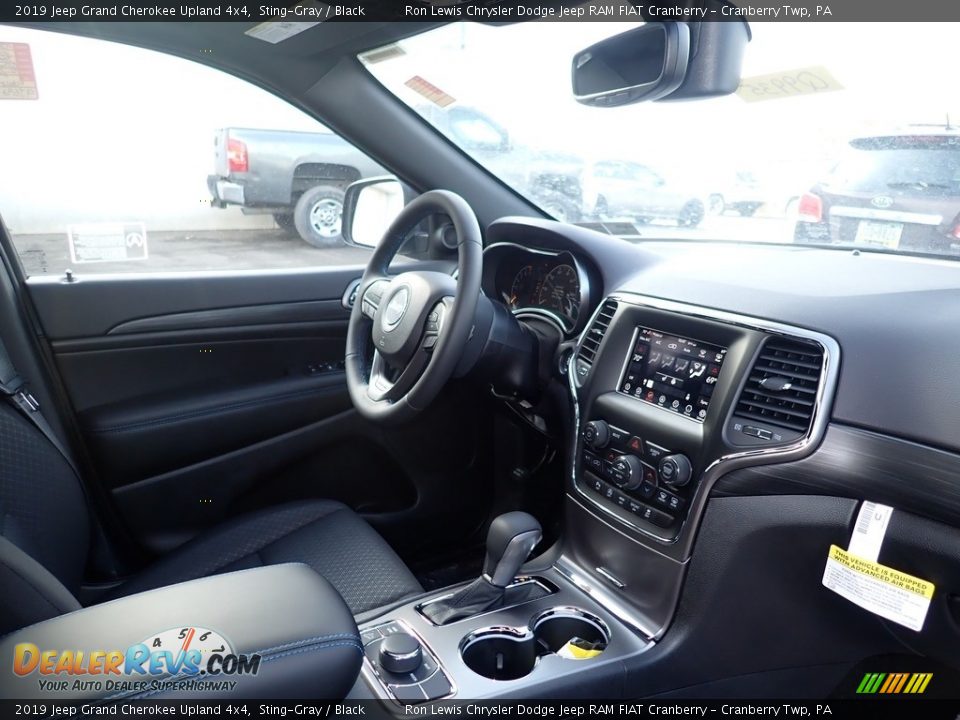 2019 Jeep Grand Cherokee Upland 4x4 Sting-Gray / Black Photo #11