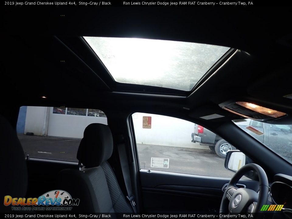 2019 Jeep Grand Cherokee Upland 4x4 Sting-Gray / Black Photo #12