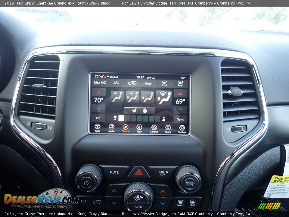 2019 Jeep Grand Cherokee Upland 4x4 Sting-Gray / Black Photo #17