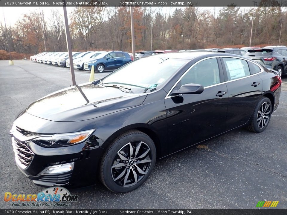 Front 3/4 View of 2020 Chevrolet Malibu RS Photo #1