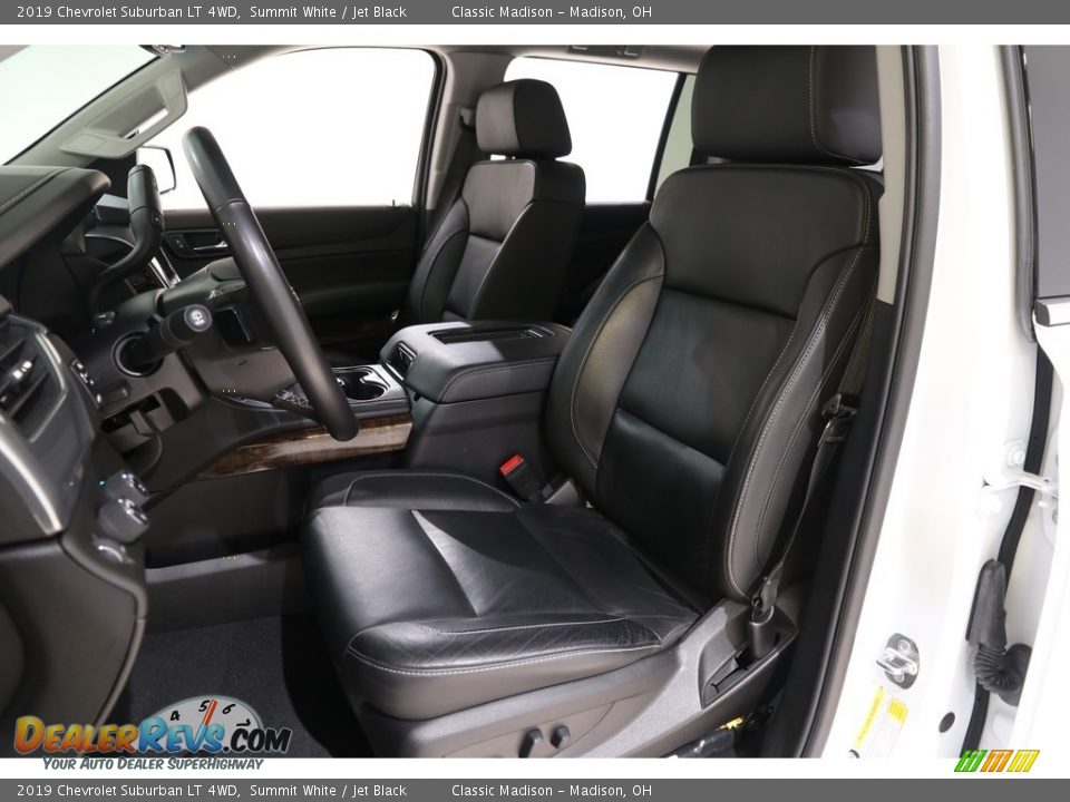 Front Seat of 2019 Chevrolet Suburban LT 4WD Photo #5