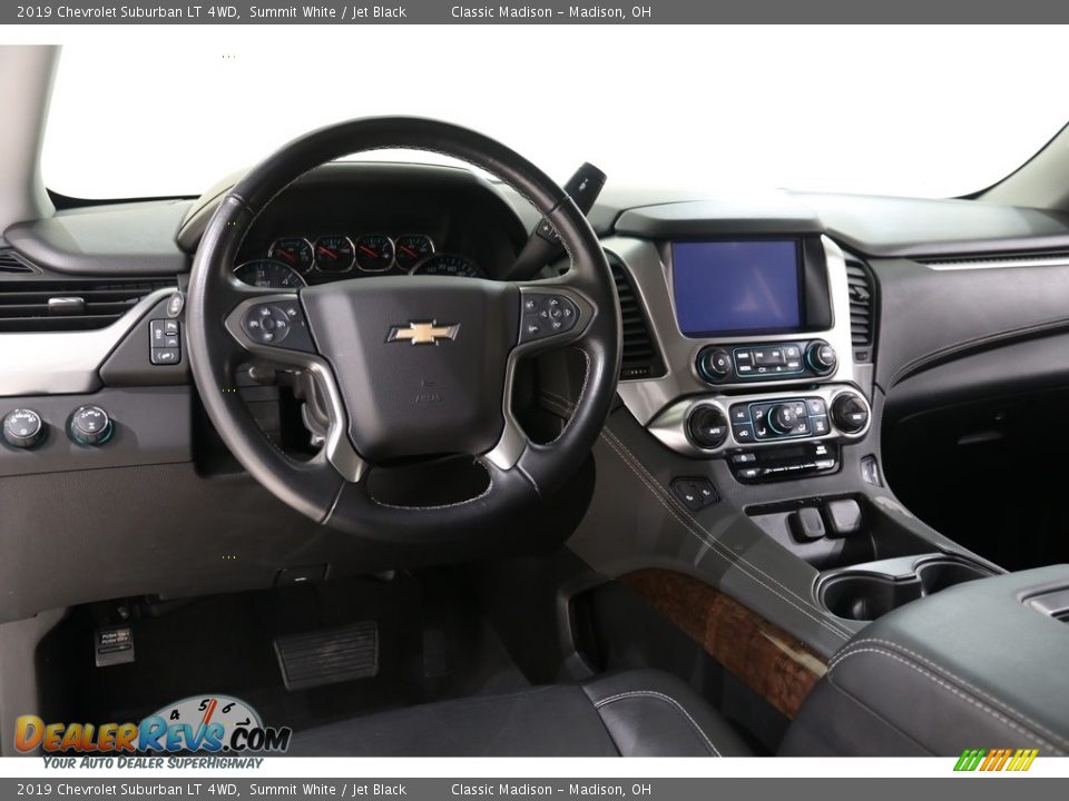 Dashboard of 2019 Chevrolet Suburban LT 4WD Photo #7