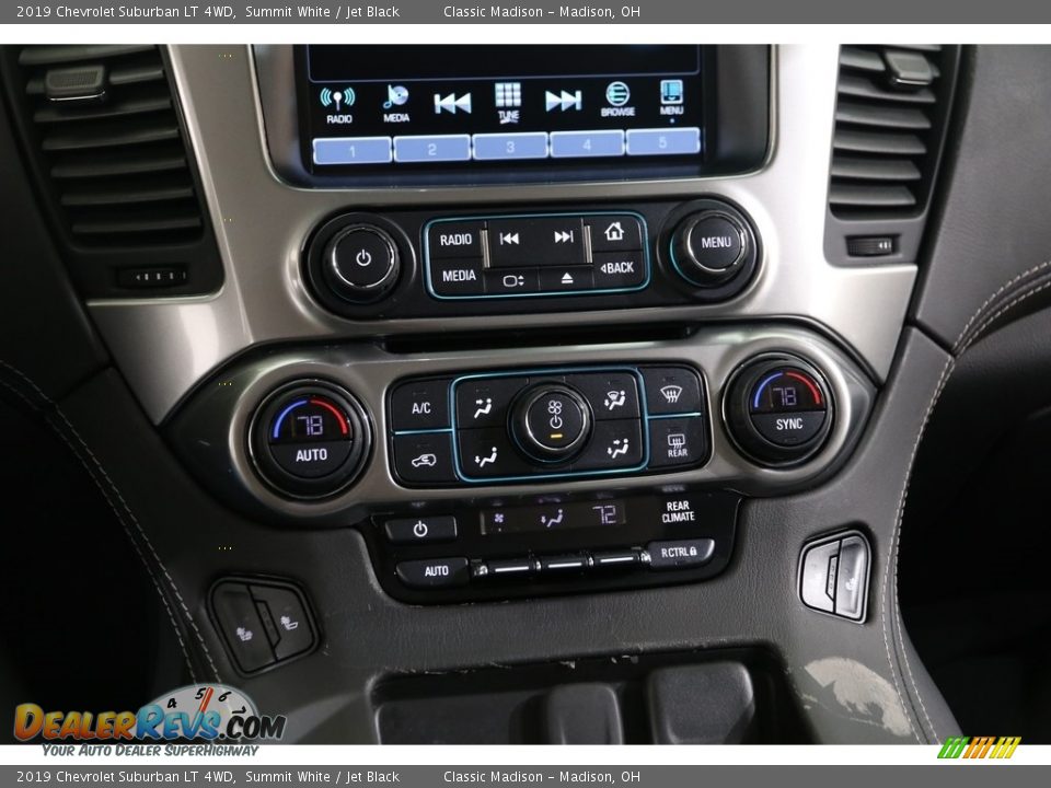 Controls of 2019 Chevrolet Suburban LT 4WD Photo #15