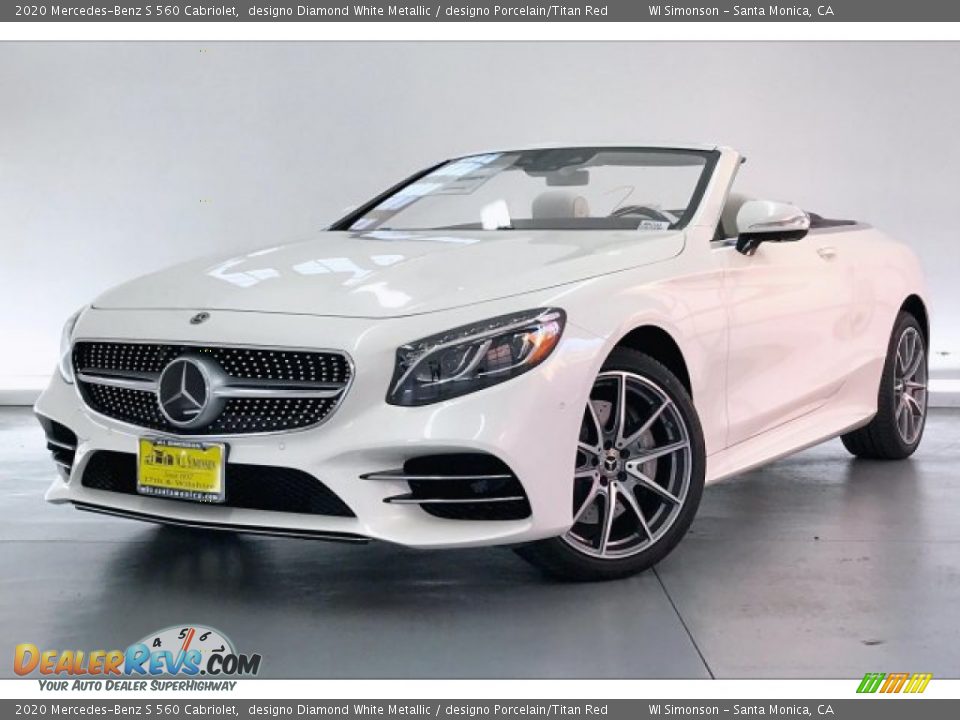 Front 3/4 View of 2020 Mercedes-Benz S 560 Cabriolet Photo #12