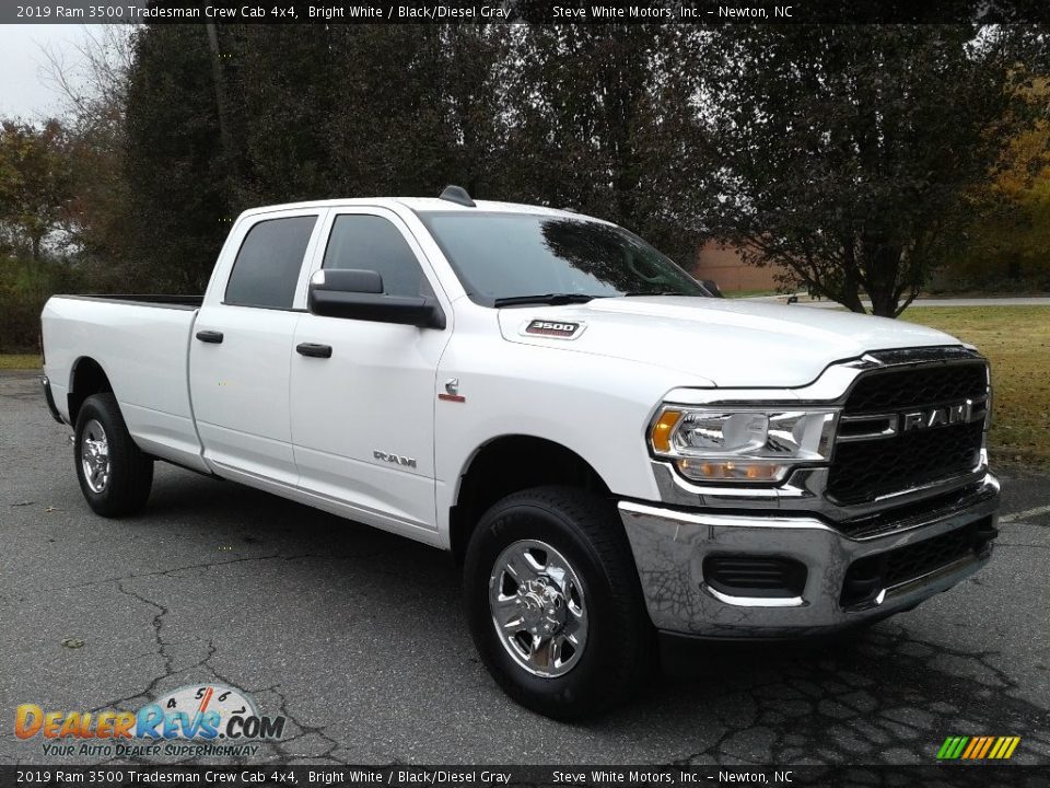 2019 Ram 3500 Tradesman Crew Cab 4x4 Bright White / Black/Diesel Gray Photo #4