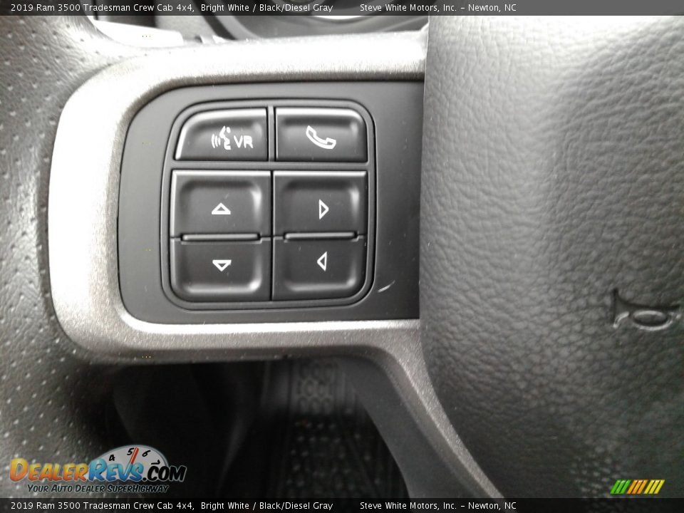 2019 Ram 3500 Tradesman Crew Cab 4x4 Bright White / Black/Diesel Gray Photo #16