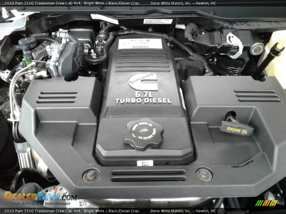 2019 Ram 3500 Tradesman Crew Cab 4x4 Bright White / Black/Diesel Gray Photo #26