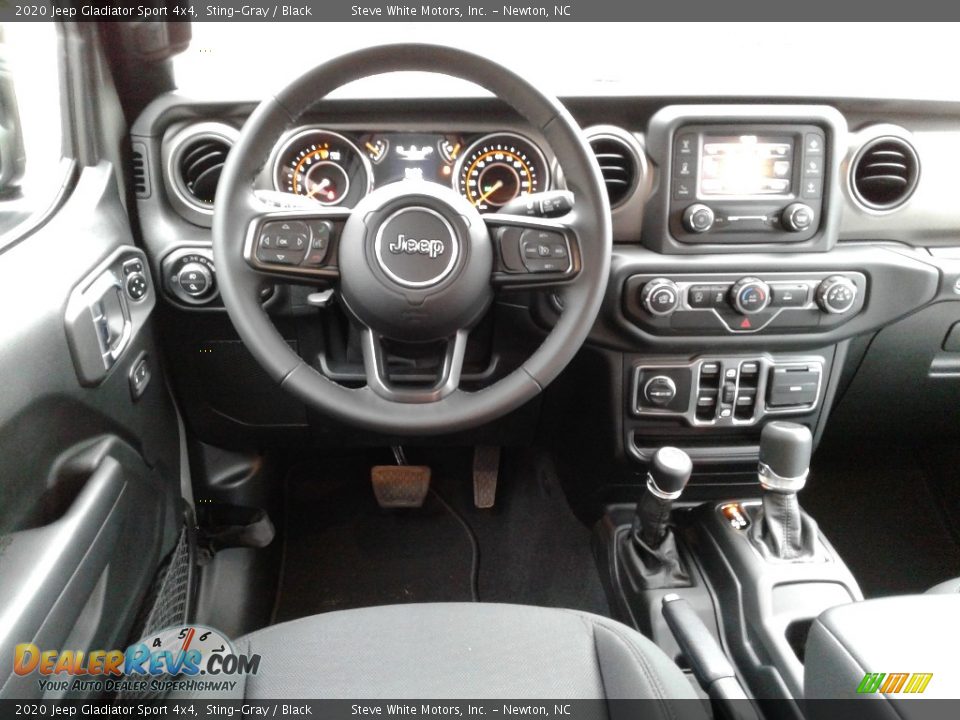 Dashboard of 2020 Jeep Gladiator Sport 4x4 Photo #25