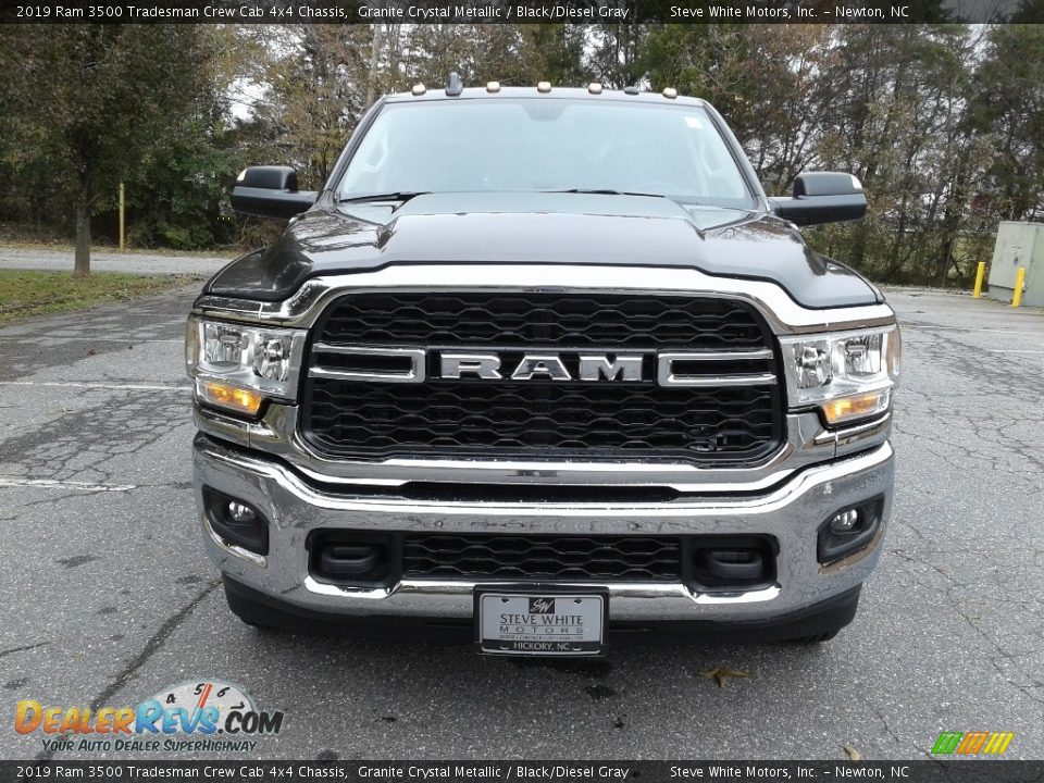 2019 Ram 3500 Tradesman Crew Cab 4x4 Chassis Granite Crystal Metallic / Black/Diesel Gray Photo #3
