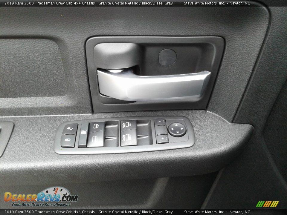 2019 Ram 3500 Tradesman Crew Cab 4x4 Chassis Granite Crystal Metallic / Black/Diesel Gray Photo #9
