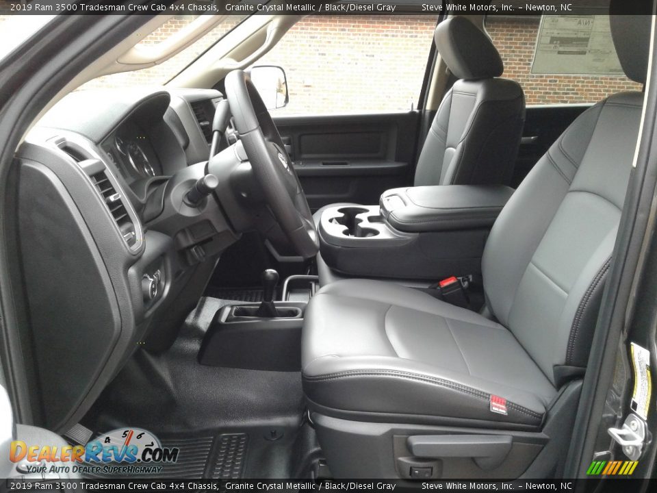 2019 Ram 3500 Tradesman Crew Cab 4x4 Chassis Granite Crystal Metallic / Black/Diesel Gray Photo #10