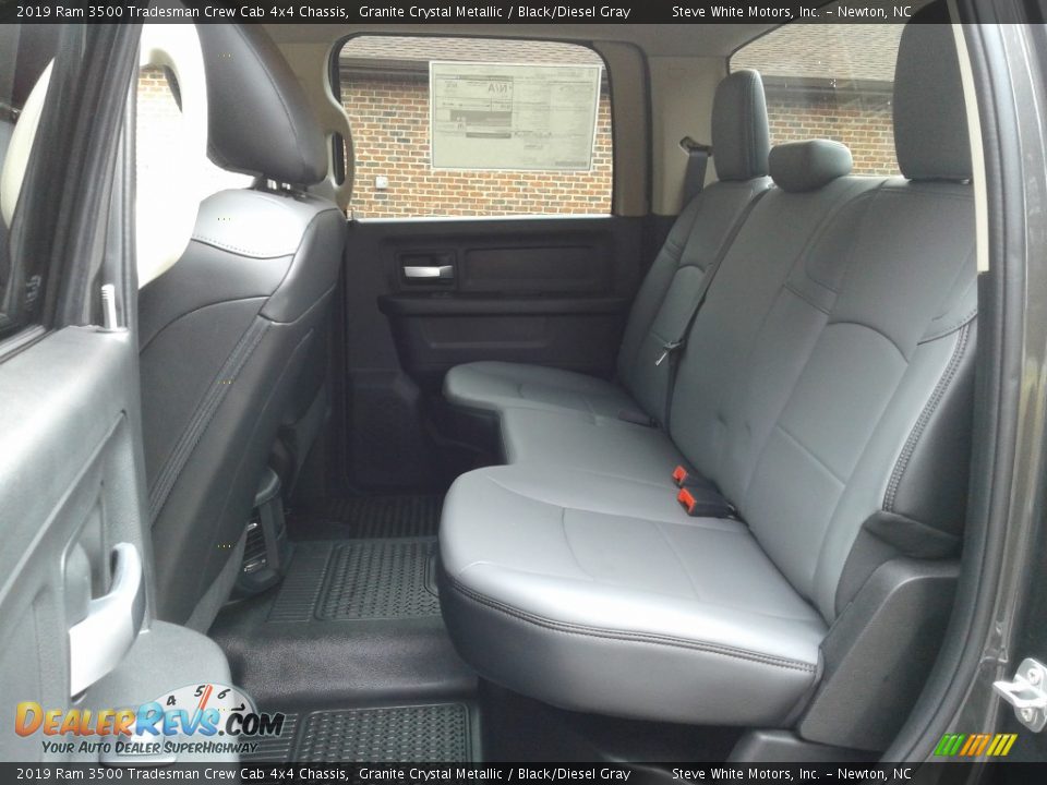 2019 Ram 3500 Tradesman Crew Cab 4x4 Chassis Granite Crystal Metallic / Black/Diesel Gray Photo #11